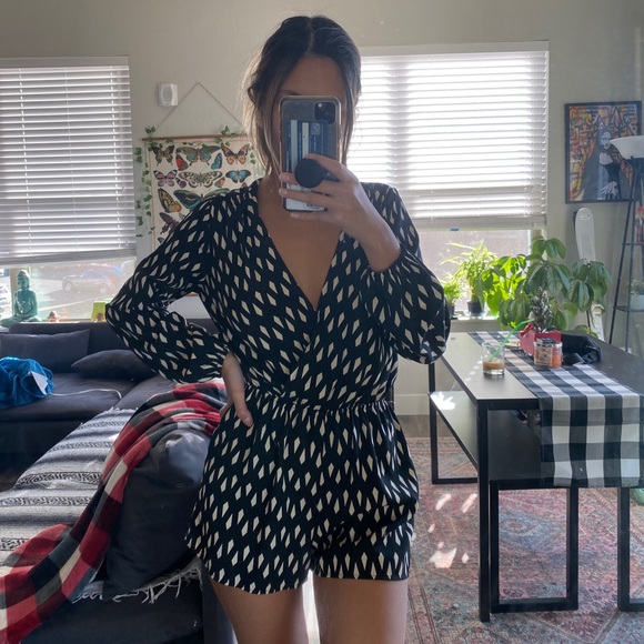 Romper - Picture 2 of 4